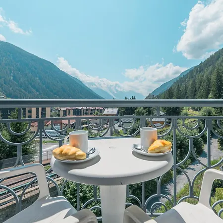 Le Cristal Nb15 Mont-blanc View, Pool, Parking & Wifi - Happy Appartamento